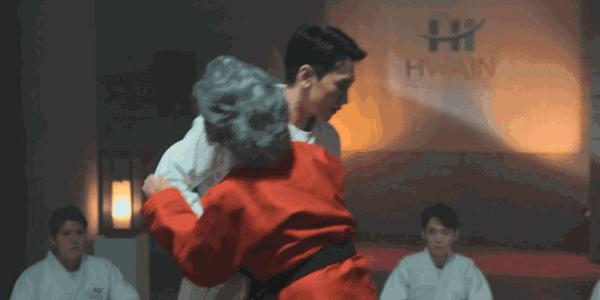 韩剧《红天鹅》满屏都是欲望!寂寞贵妇爱上神秘保镖