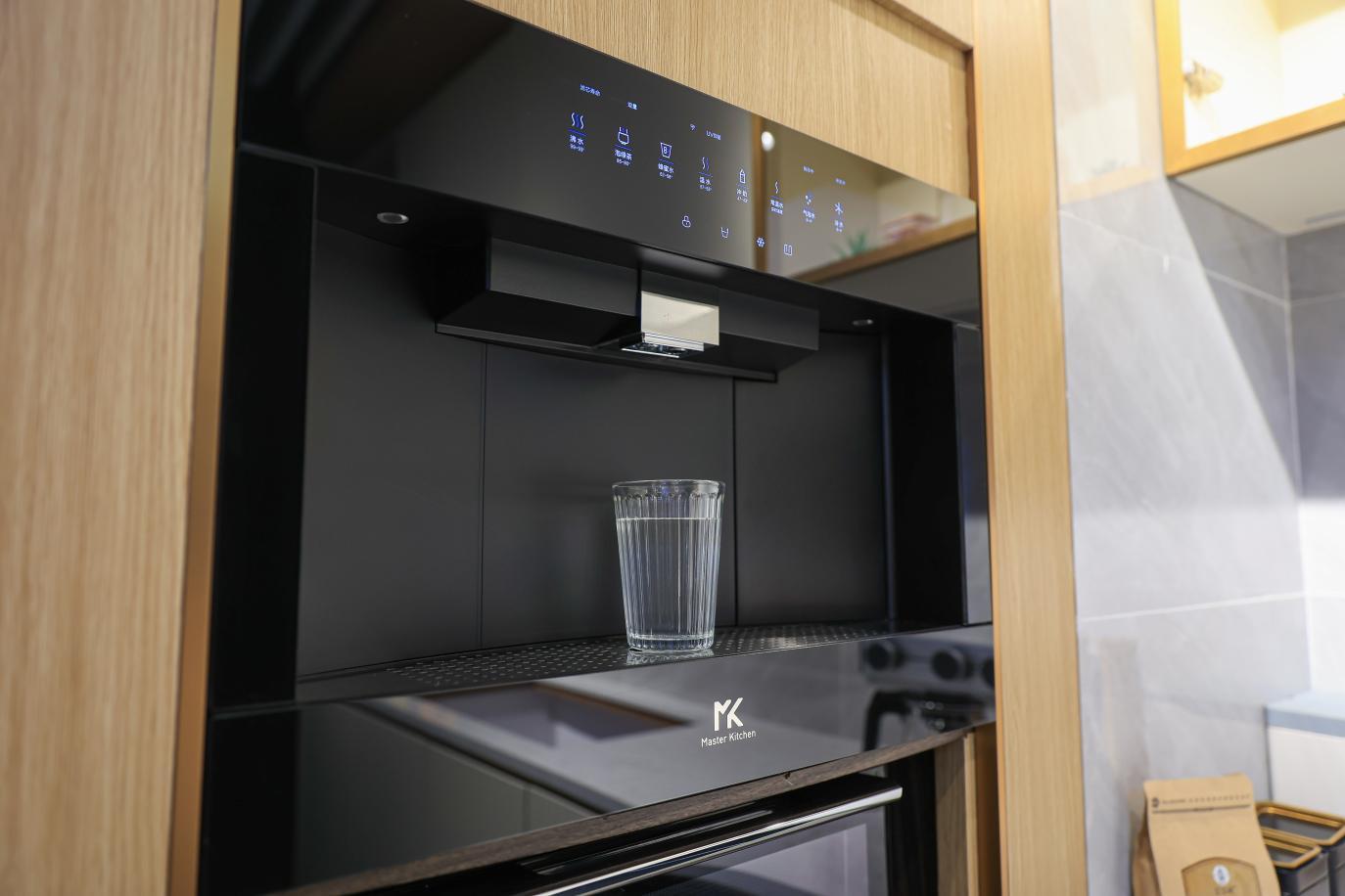 嵌入式气泡净饮水机最专业的就是master kitchen的黑松露系列么?