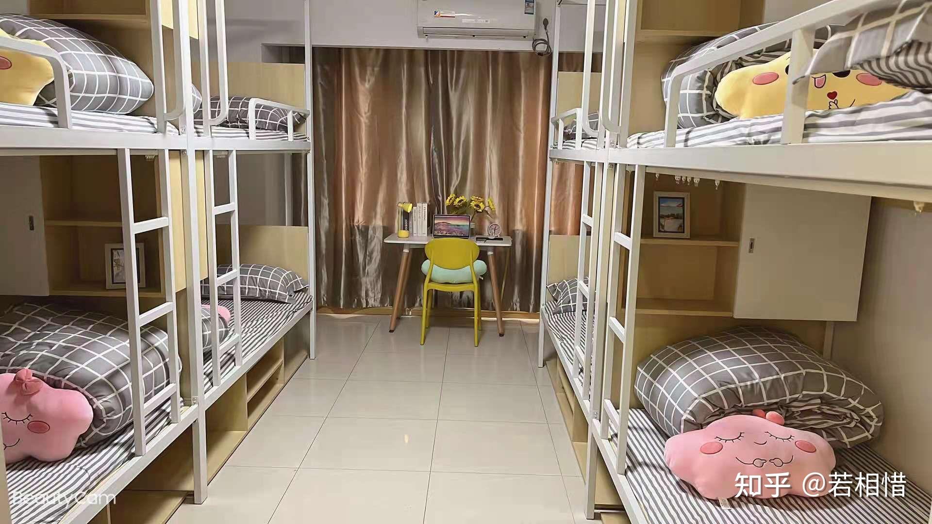 旺角3層「碌架床」床位出租實況 床位堆滿爐具衣物15人用1廁 - 香港經濟日報 - TOPick - 親子 - 休閒消費 - D180313