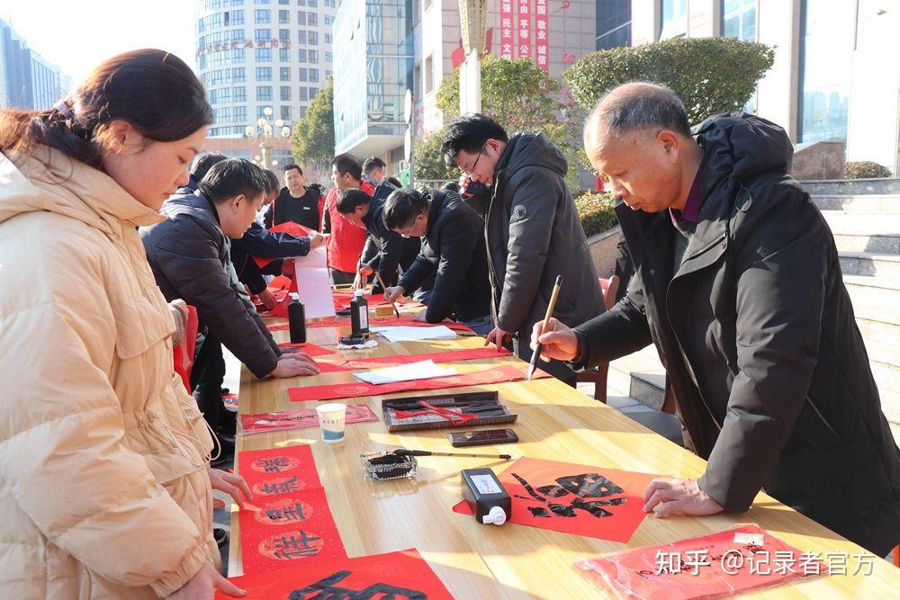 我們的節日春節義寫春聯活動在駐馬店市舉行