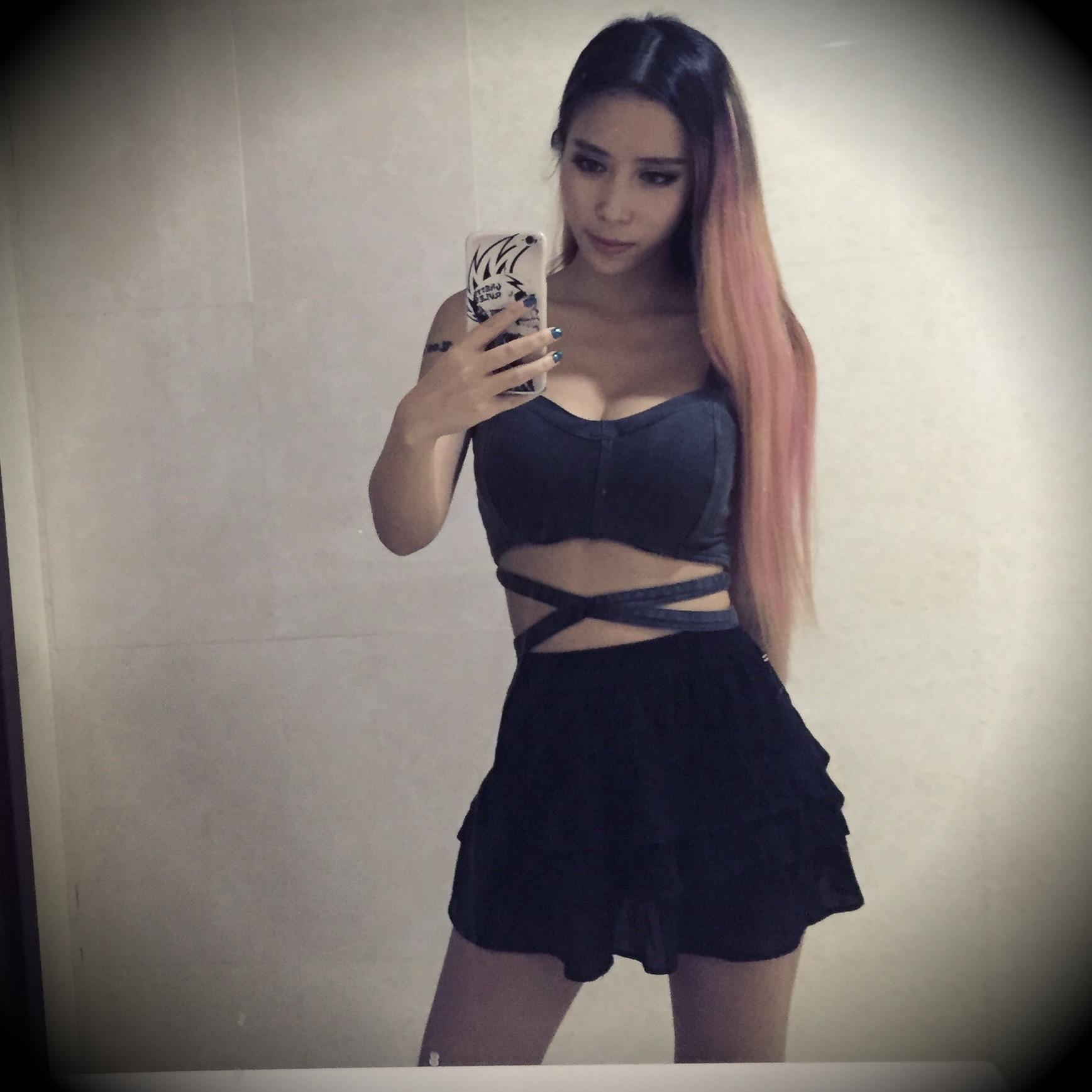 你的日常搭配是什么样子? - Serena Hottie 的回