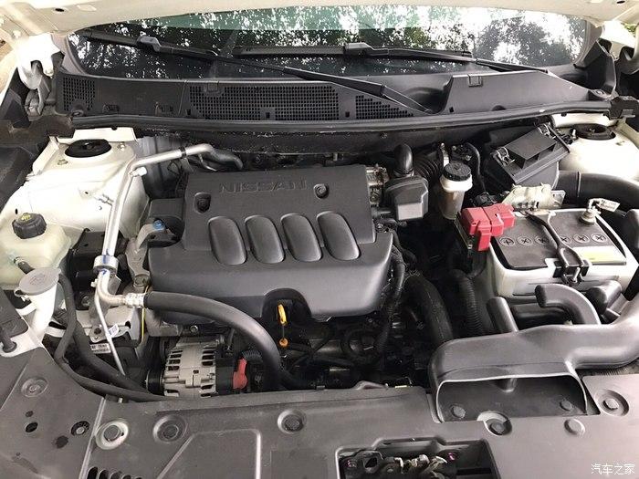 打开机盖看看机舱内有没有树叶之类的,不过还好除了发动机有灰尘之外