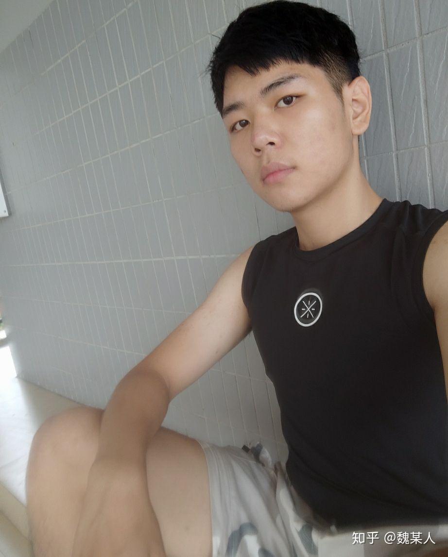 有没有父母长得都不错,自己小时候也挺萌的,长大了就长歪的战友?