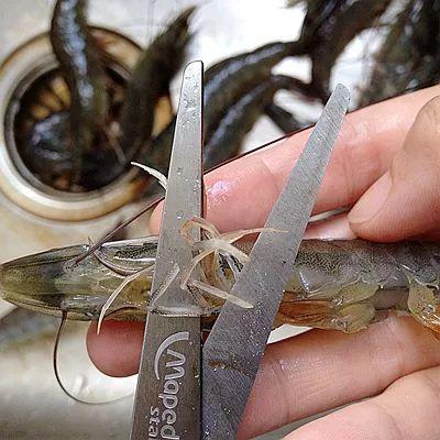 虾头部里面的是什么东西,可以吃吗?