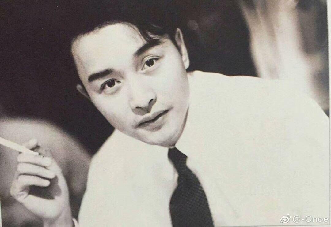 有张国荣高清电脑壁纸嘛