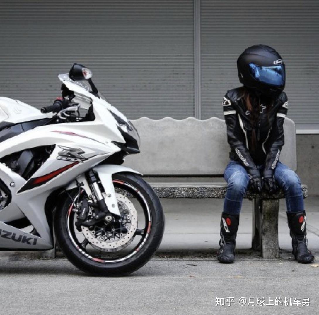 不畏惧风雨 …性子傲 吊儿郎当又爱笑女骑士特性:为什么看到机车mm,心