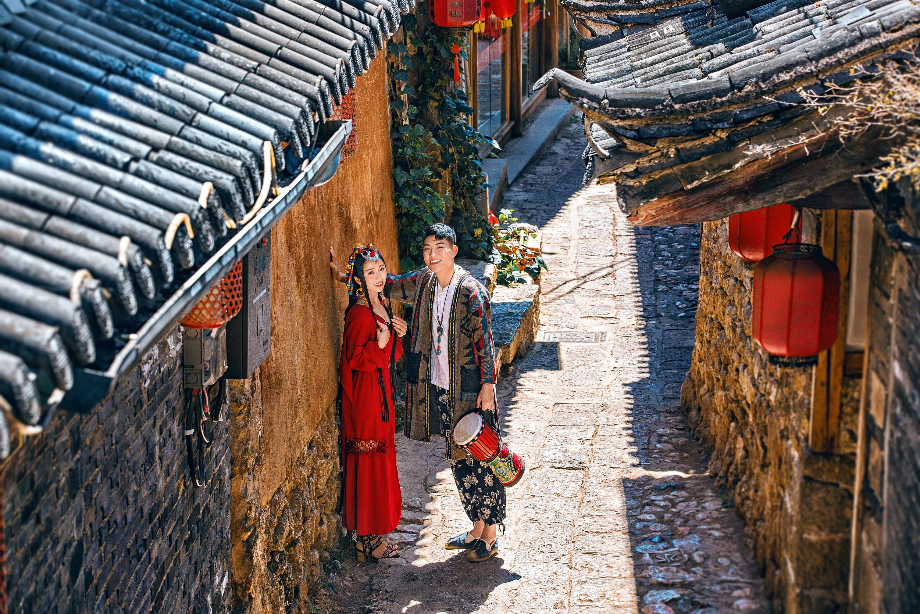 自带空调属性丽江蜜月旅拍婚纱照打包雪山森林花海古镇