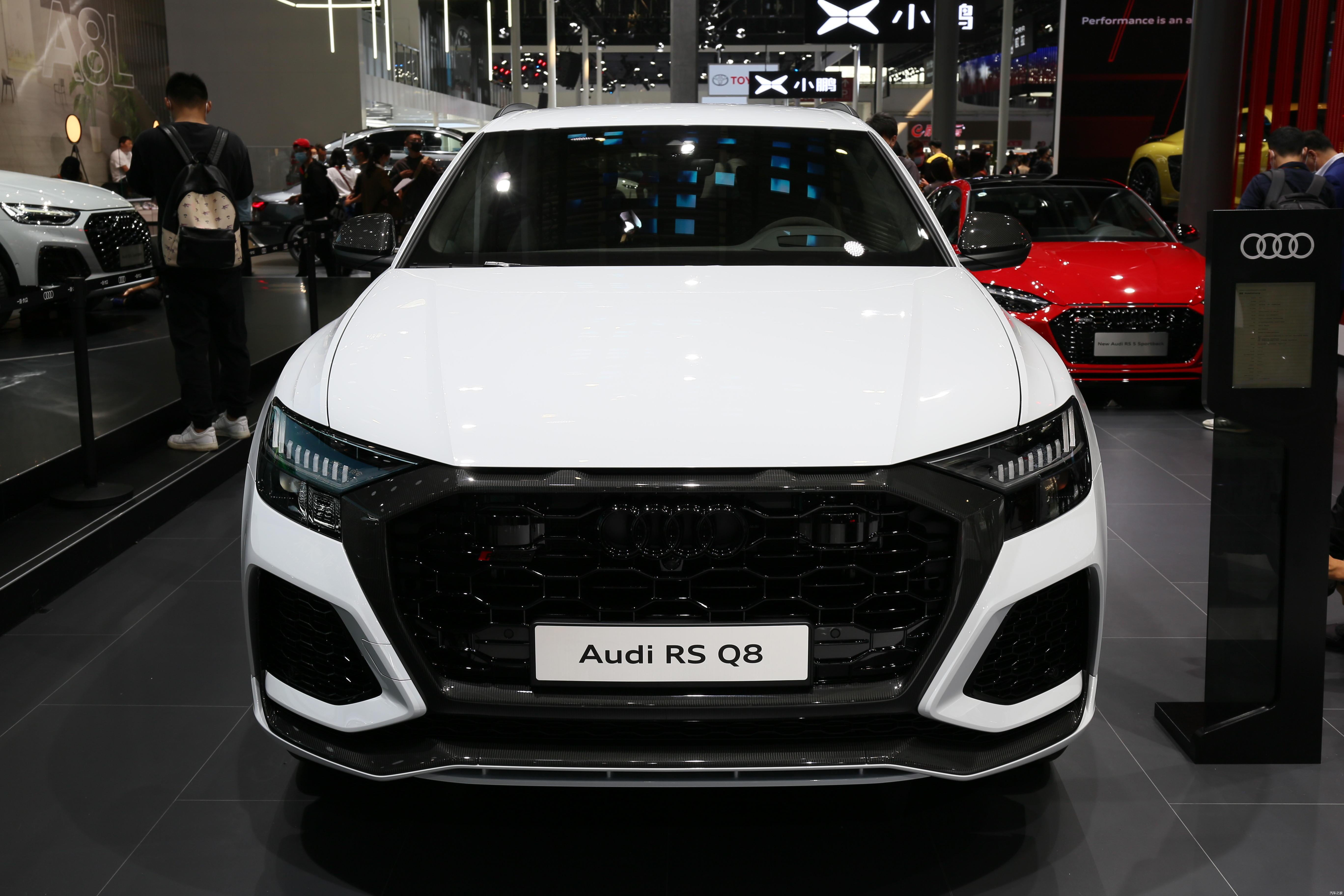 奥迪全球首发了q5l sportback,在它身上可以提前看到中期改款q5l的