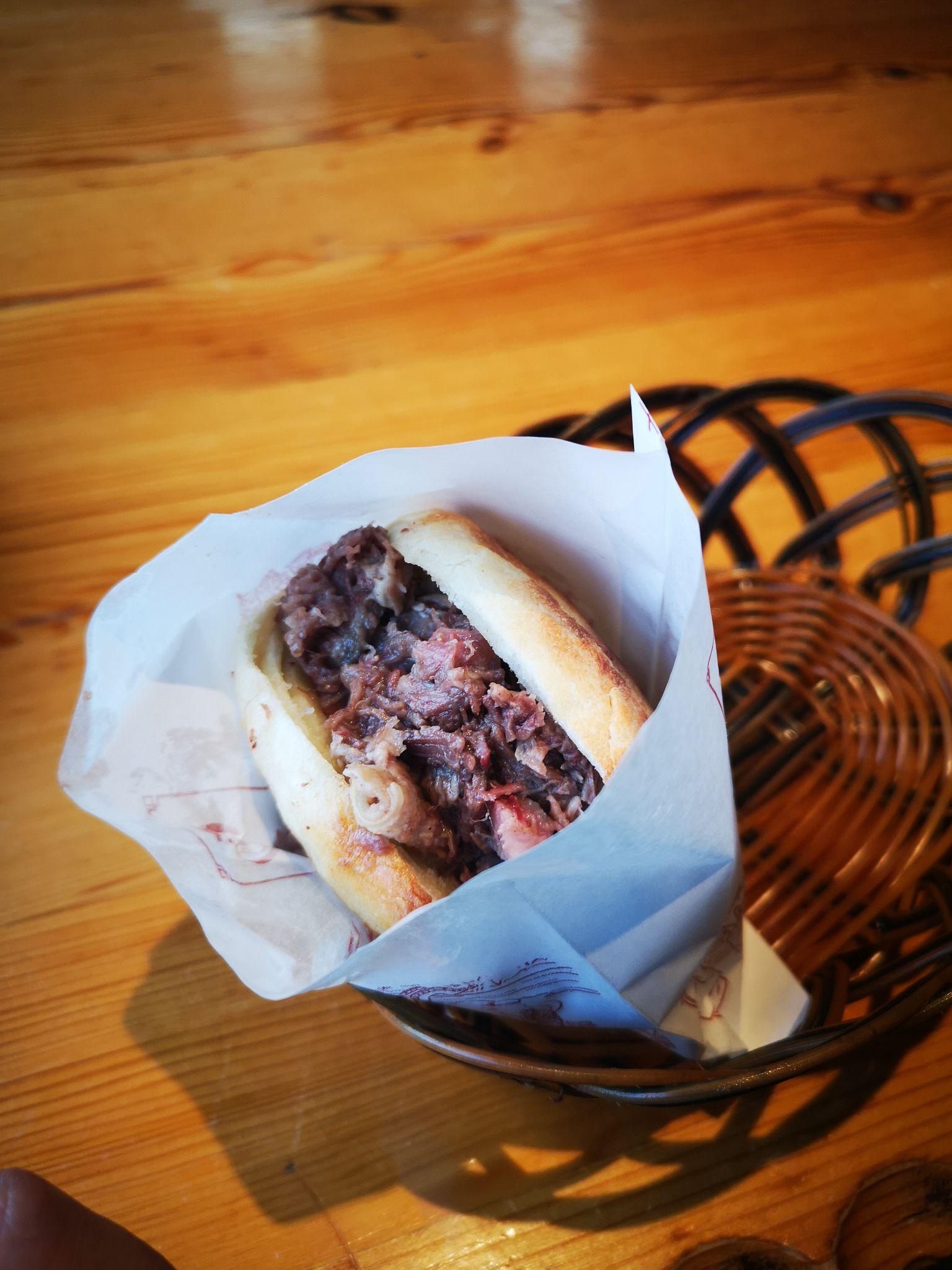 原汁原味保定驴肉火烧