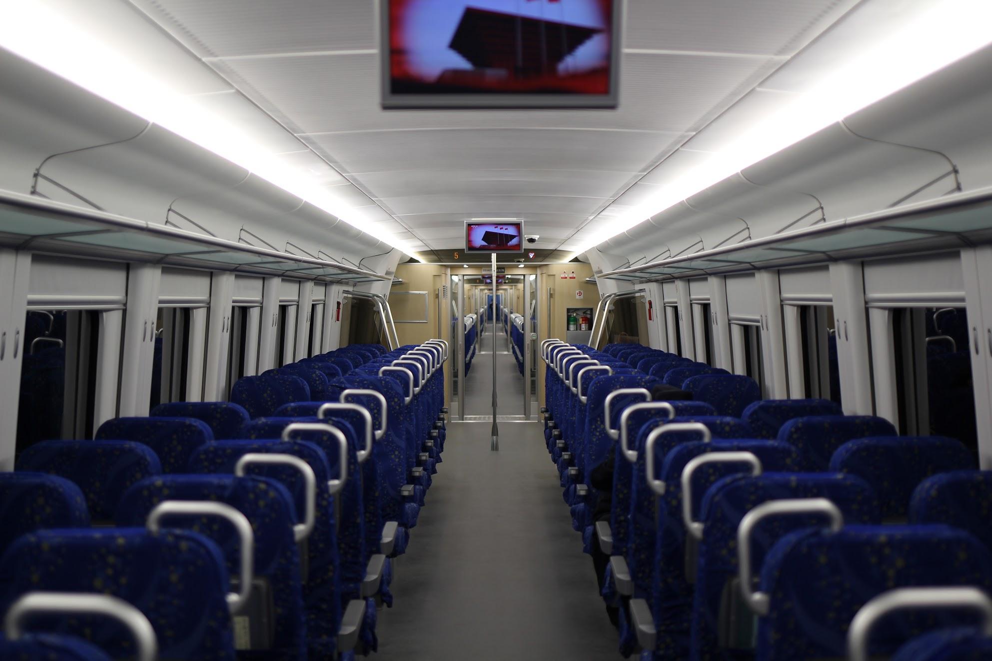 从crh6 看短距离铁路运输的发展 - 知乎