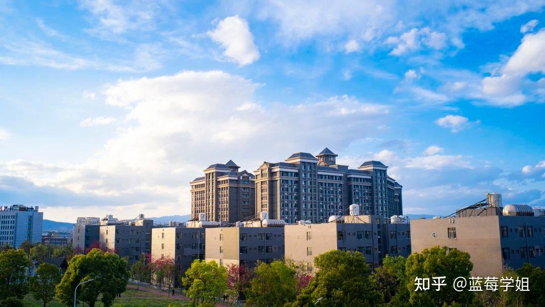 云南工商学院体验篇!堪称昆明最美大学!