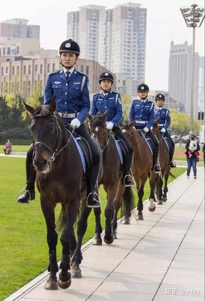 女公安警察马骑图片