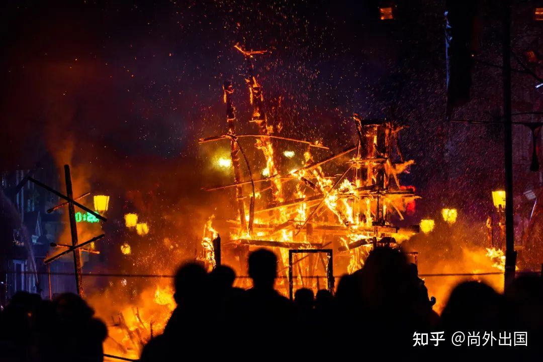 西班牙留学故事:在瓦伦西亚感受法雅节,放火迎春的节日