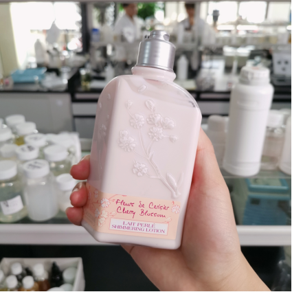 抖音美白身体乳打假(抖音网红瘦身霜是真是假)