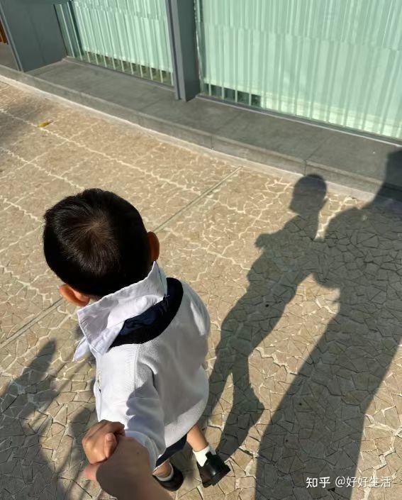 宝爸亲测!这样送娃上下学真的0焦虑