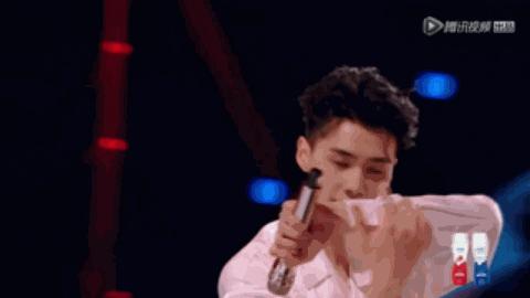 怎么让自己的声音像个男的 v2-058b6e3255e49e448a6d2f1861f221ee_r.jpg