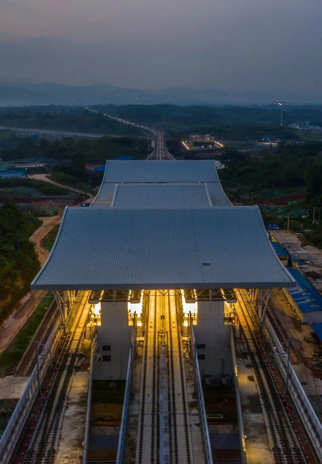 快速飙拢东部新区三岔站,比驾车节省近1小时! - 知乎