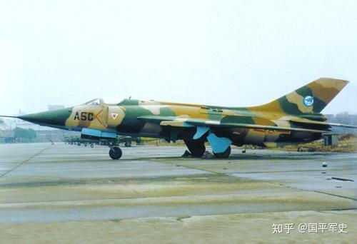 强5有多种改进型,为了对抗前北方某国庞大的装甲集群,研发了核弹投掷