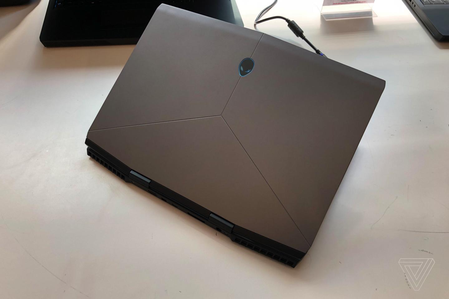 外星人m15alienware有史以来最薄的游戏本