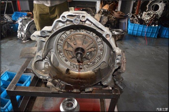 大众帕萨特领驭18t5hp19变速箱故障换挡冲击问题维修
