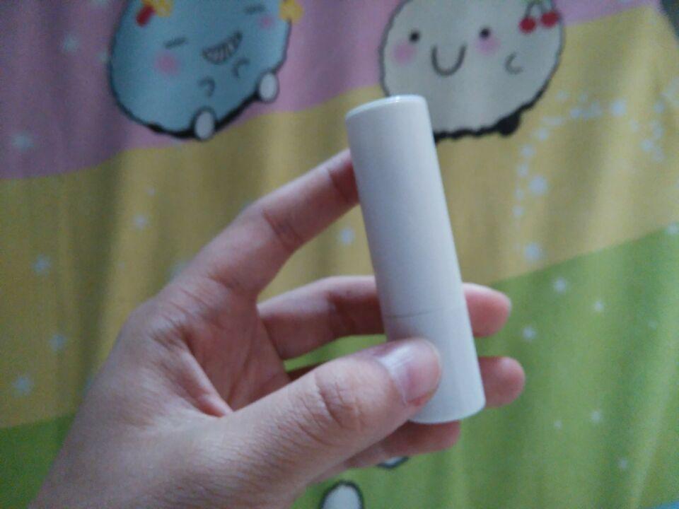 想知道唇膏的牌子? - 口红