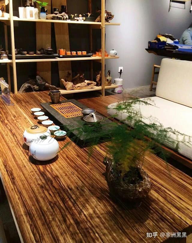 家具城里标价万元起步的实木大板茶桌出厂价几何