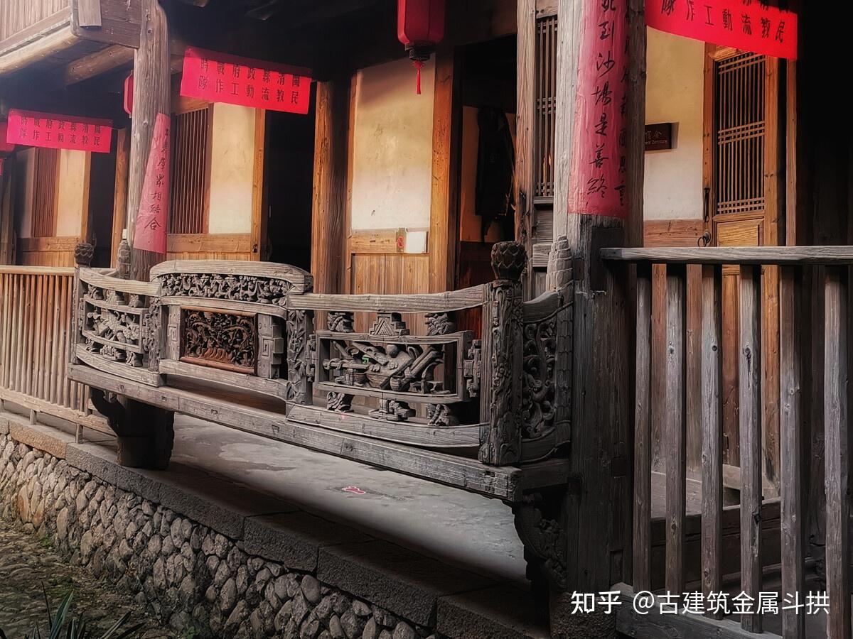 美人靠在仿古建筑中的应用