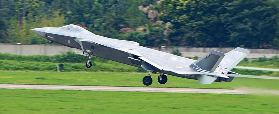 歼20战斗机测试外挂架未来将采取野兽作战模式