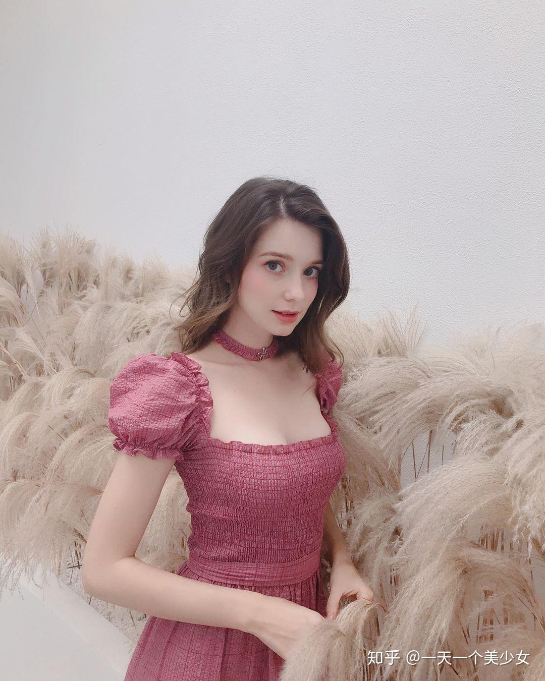 俄罗斯美少女来华务工潮一个抖音近85w粉丝的网红美少女秦妃anastasia