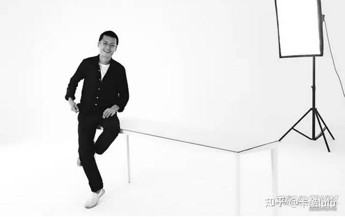 在中赫时尚家居软装设计的"空间情感"课程上,任杰老师用自己多个商业