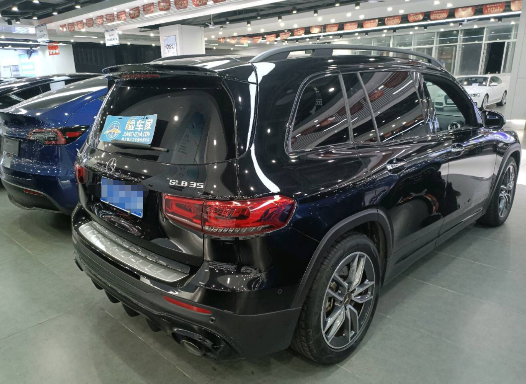 2021年3月出厂日期:2020年4月车辆款型:2021款 奔驰amg glb 35 4matic