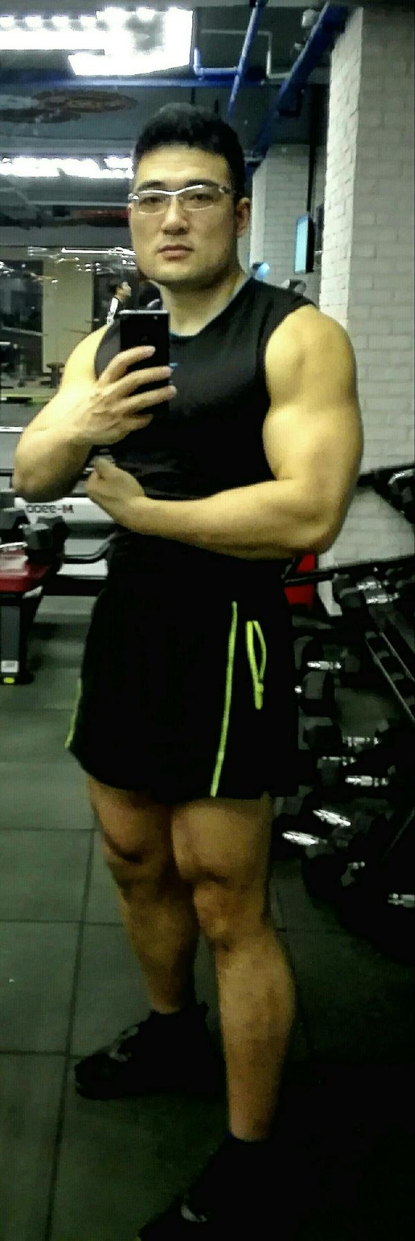 臂围超过40cm是一种什么体验 健美170臂围多少才够 双偶网