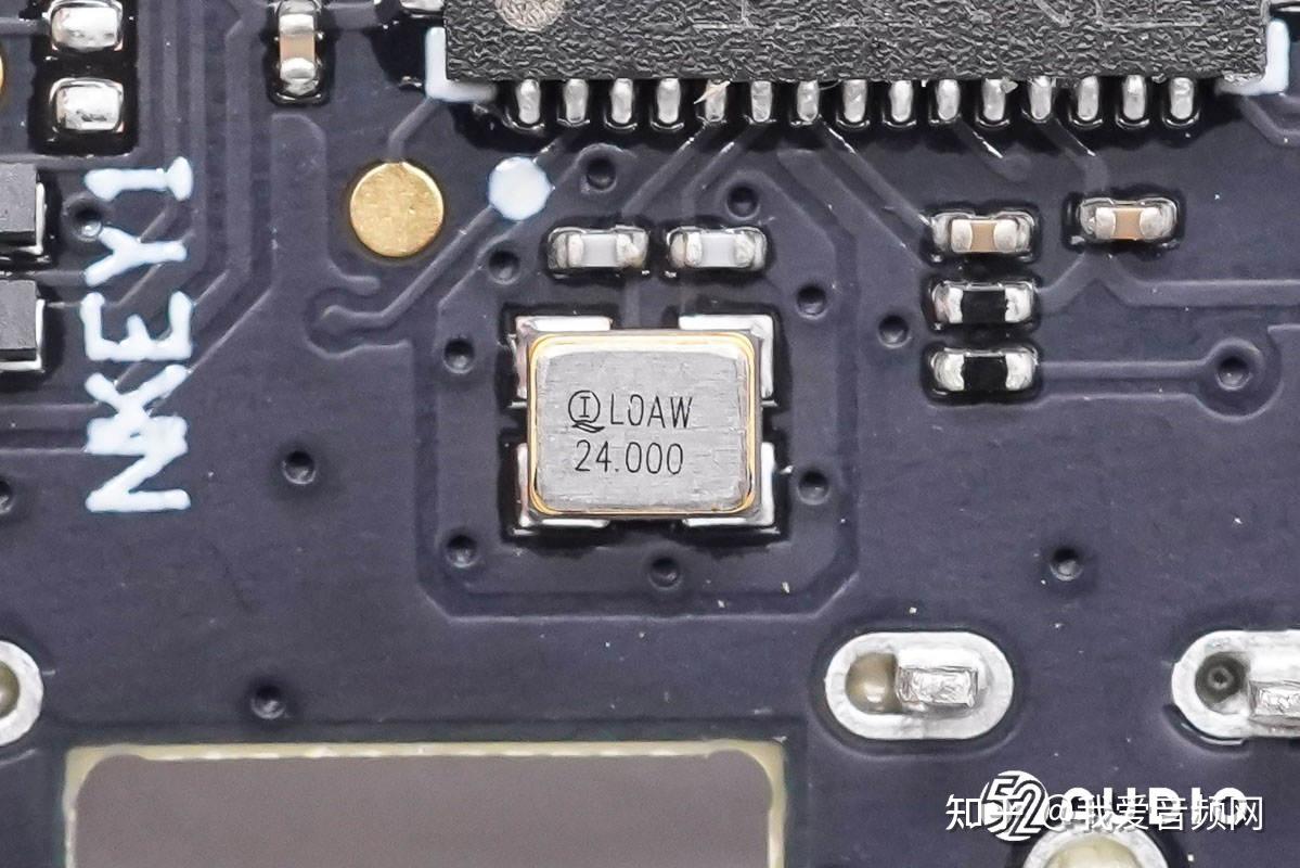 智能降噪,21档增益调节和11种ai美声算法,讯飞智能无线麦克风c1拆解