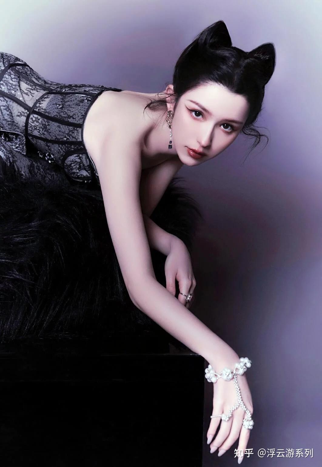 哈妮克孜性感狐仙写真完美演绎一只妩媚的小狐狸又仙又妖