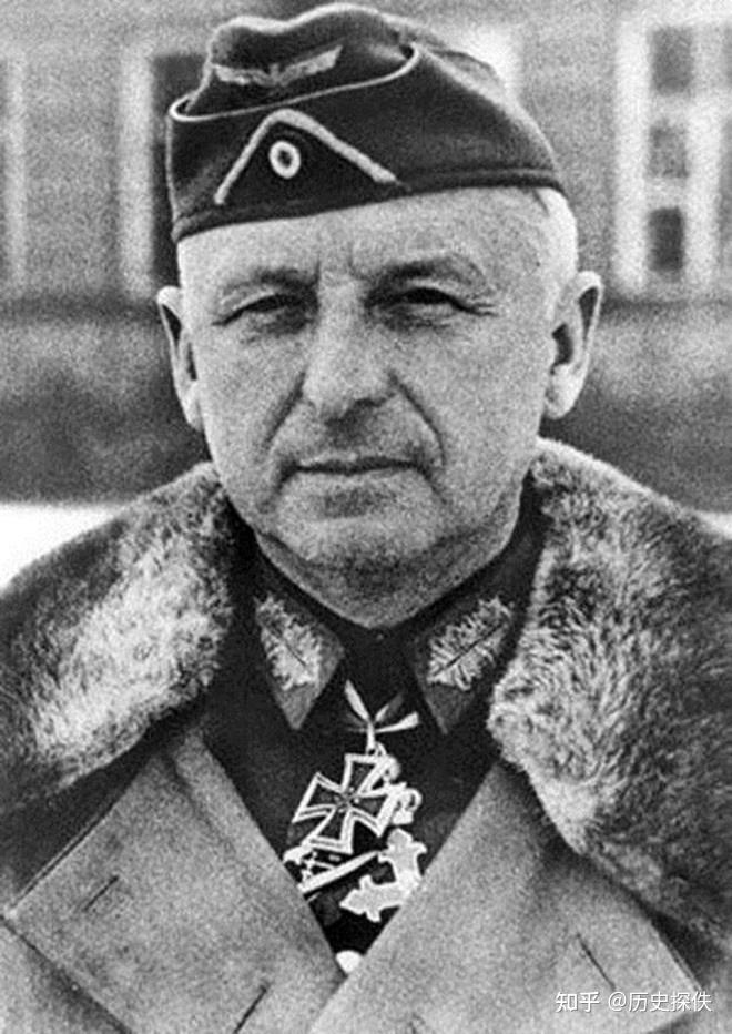 曼施坦因元帅出身容克贵族,如果我们把富三代形象地称作是"含着金汤匙