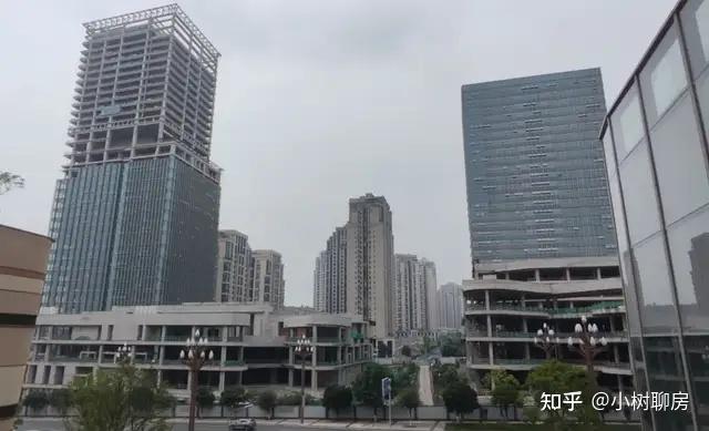 无限期延长!重庆中央公园某大型城市综合体,开发商彻底躺平了? - 知乎