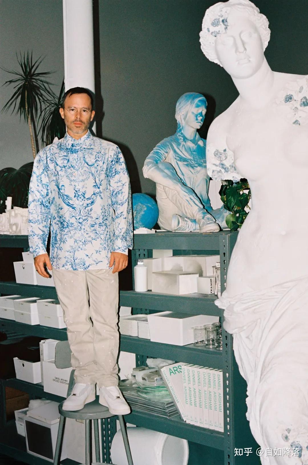 「破坏大王」daniel arsham | 一位预测未来的色弱艺术家