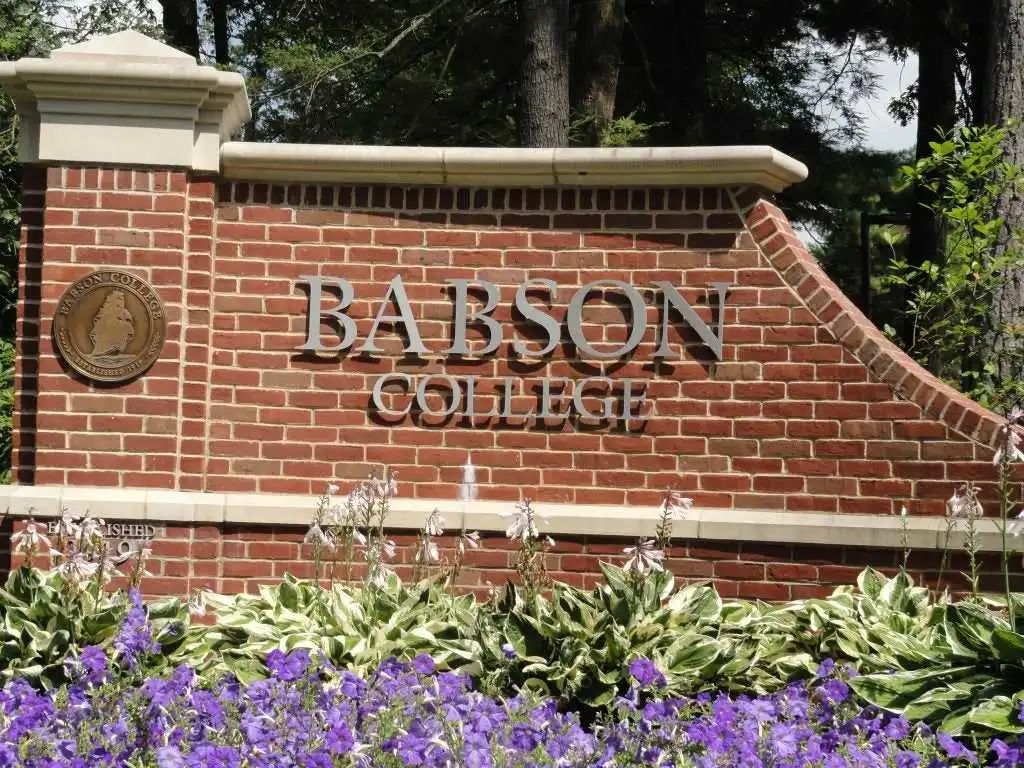 顶级商学院巴布森2这个连续26年全美第一的专业更是企业家最爱丨明德