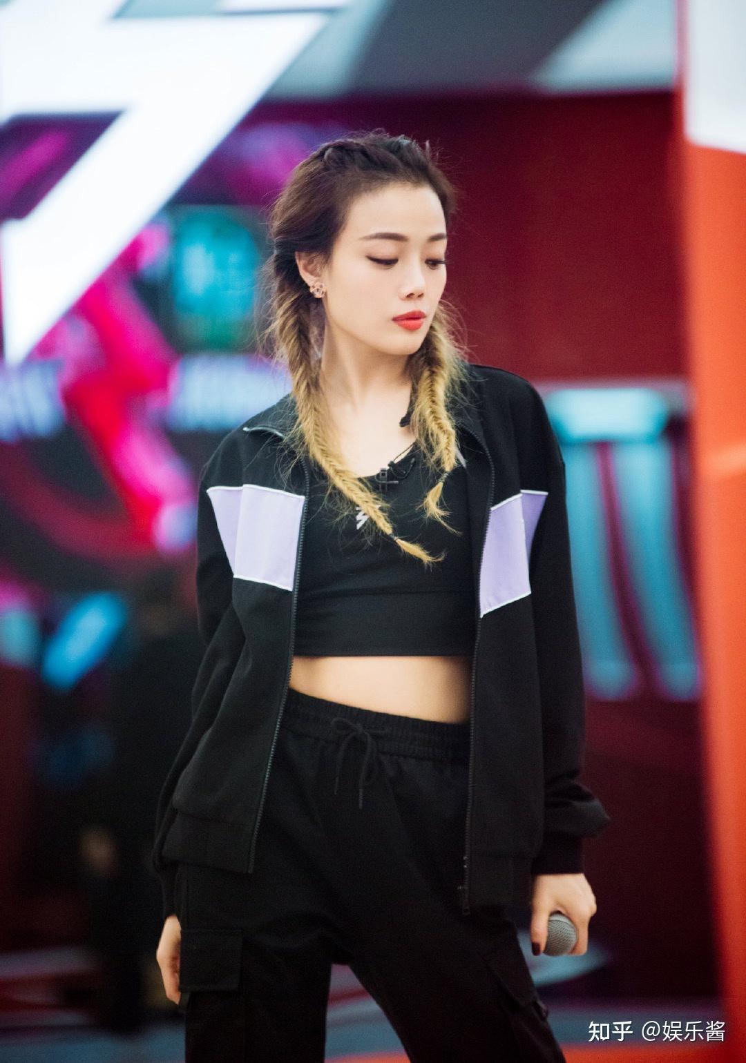 容祖儿姐姐2首当队长暖心负责有担当