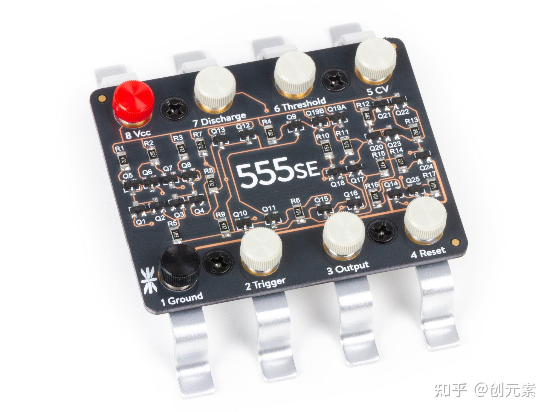 555集成电路内有什么,它是如何工作的?