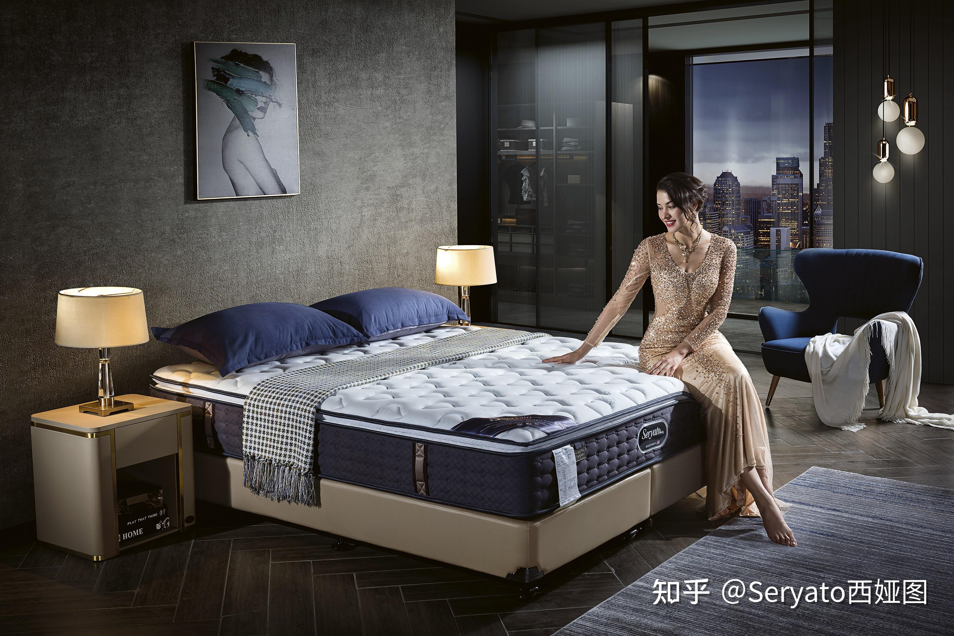 弹簧床垫,体重偏重的人,则倾向选择稍微硬一点的床垫,也不要睡软床