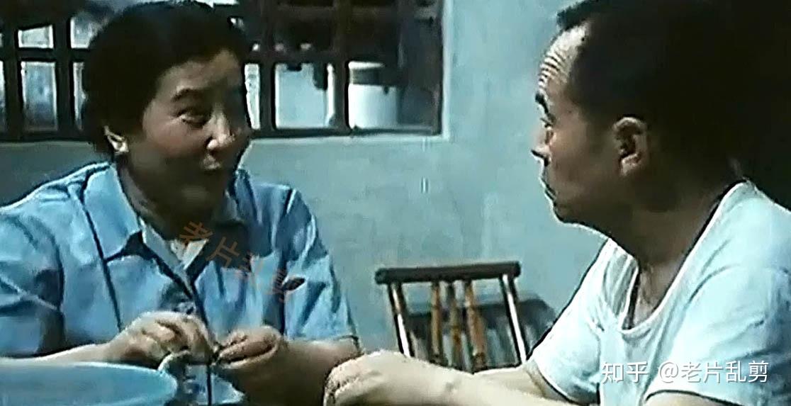 《飘逝的花头巾》1985年出演张辉执导的《狼犬历险记》片中饰演蚂蚱妈