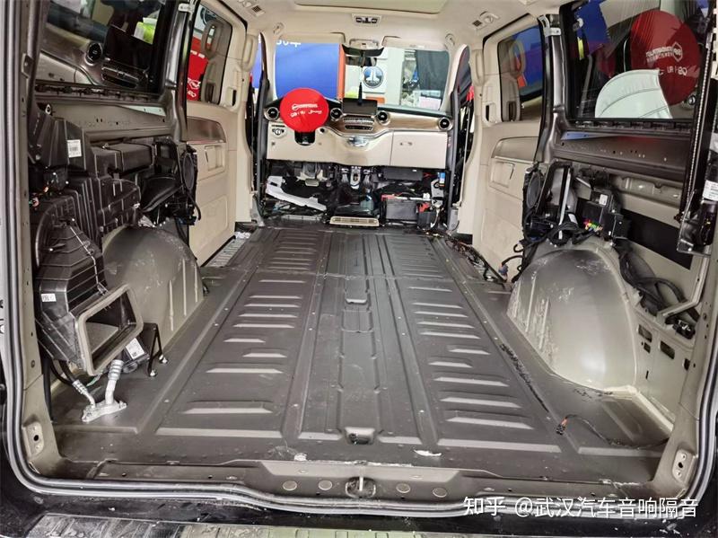 提升驾乘舒适 武汉歌德奔驰威霆汽车隔音改装