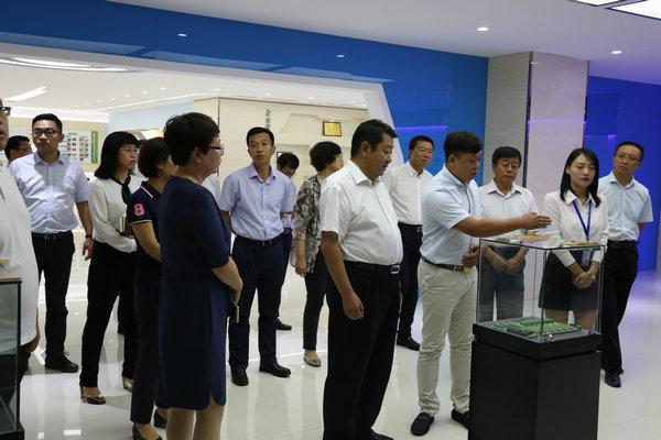 呼和浩特市市委副书记代市长冯玉臻一行莅临内蒙古靓固科技调研指导