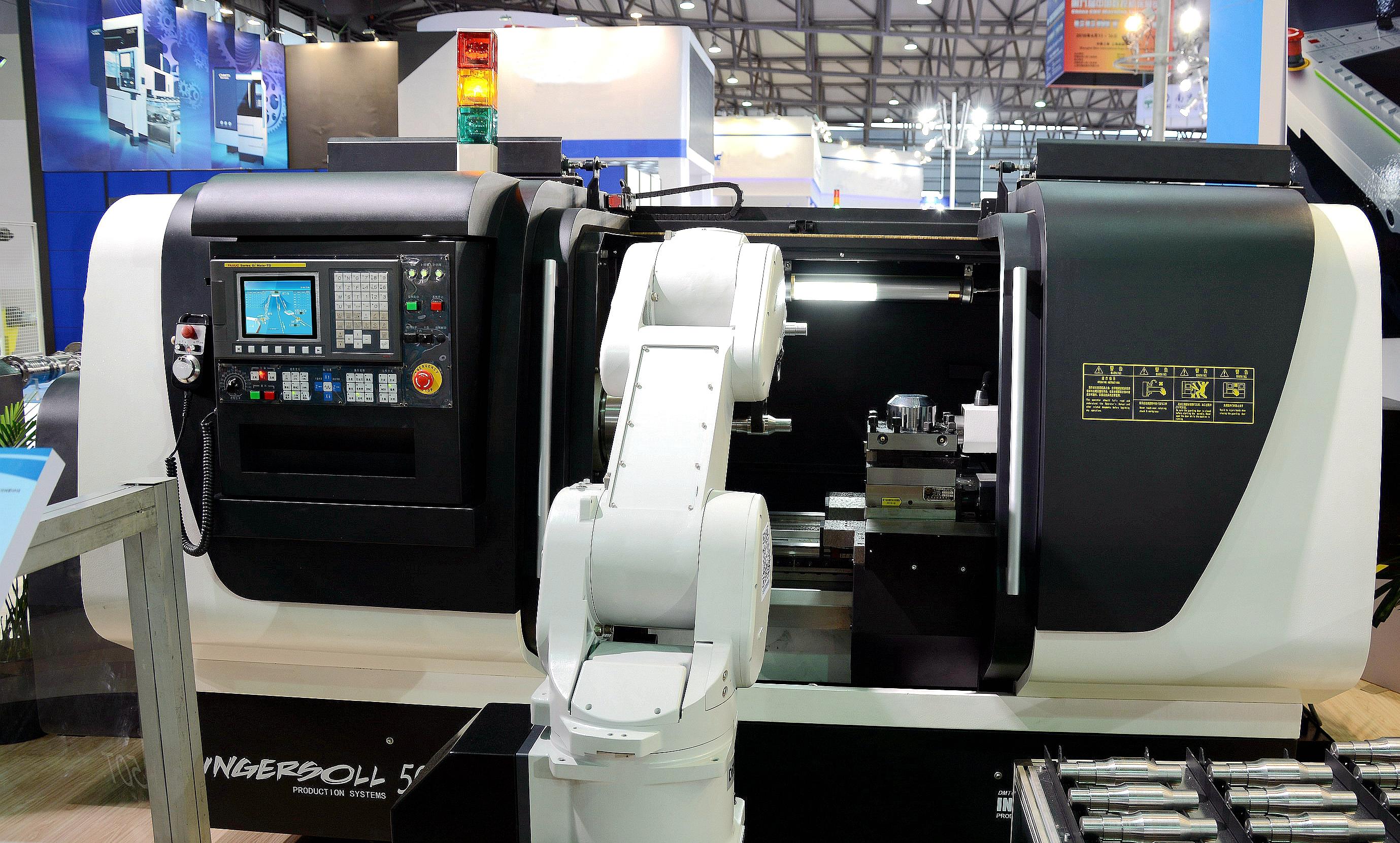 机床自动化控制中触控显示设备该如何选择