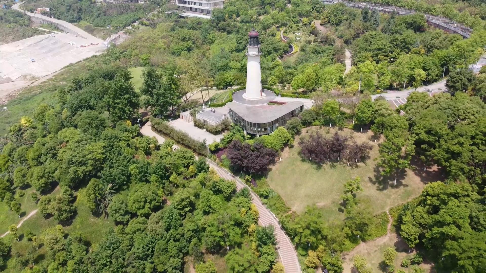 重慶中央公園南側,有條未被開發的小溪,是公園最原始的景色!