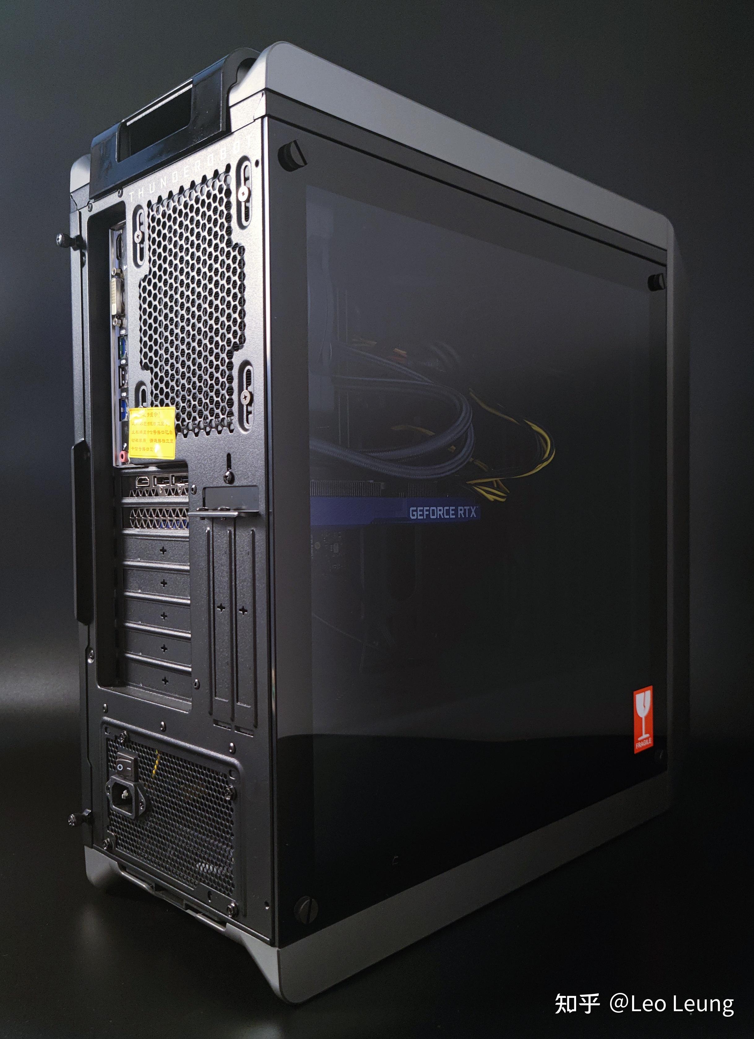 雷神黑武士4代水冷游戏台式主机实测首款支持无线充电的游戏主机到底