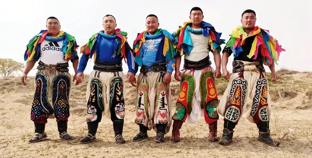 2024年奈曼旗怪柳缘群驼冲沙蒙古族牧民民俗夕阳驼队摄影团