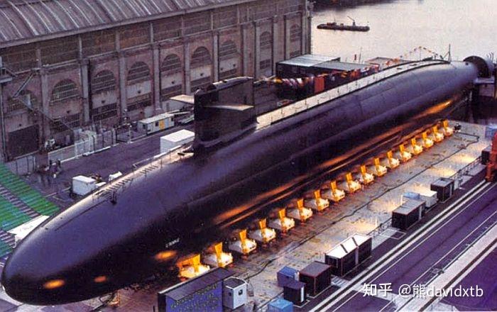 法兰西大国雄心的水下支柱:凯旋级弹道导弹核潜艇