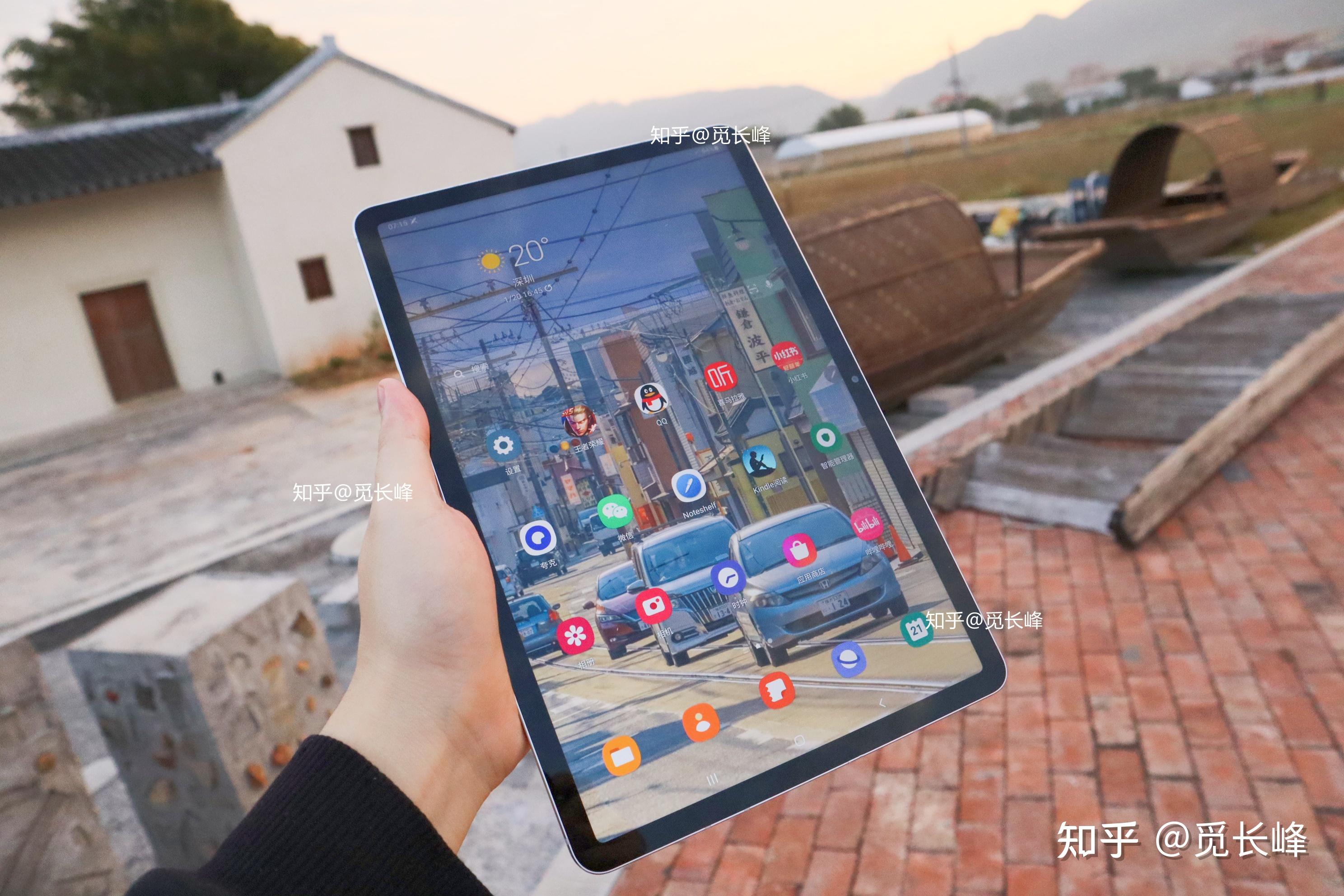 s7是lcd屏幕,国产的华星屏,而galaxy tab s7 是三星自家的oled屏幕